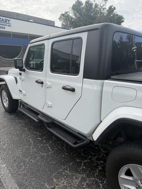 White 2021 Jeep Gladiator Sport S