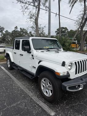 White 2021 Jeep Gladiator Sport S