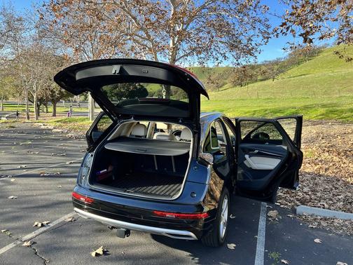 Photo 3 of 16 of 2018 Audi Q5 2.0T Premium