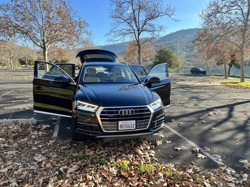 Photo 5 of 16 of 2018 Audi Q5 2.0T Premium
