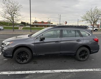 Gray 2018 Subaru Outback 2.5i
