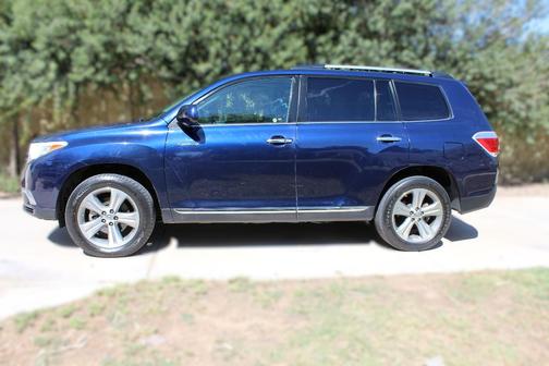 Blue 2011 Toyota Highlander Limited