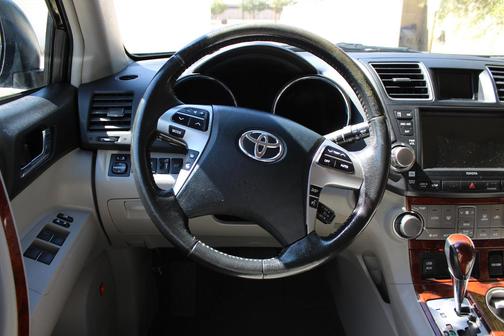 Blue 2011 Toyota Highlander Limited