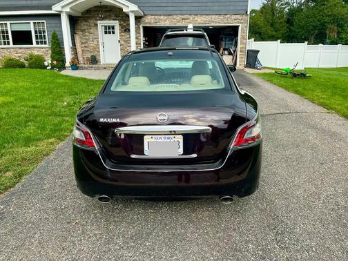 Black 2014 Nissan Maxima SV
