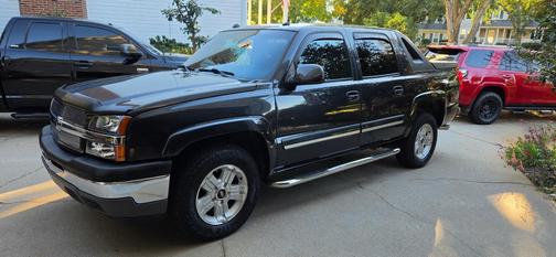 Gray 2005 Chevrolet Avalanche 1500 Z71