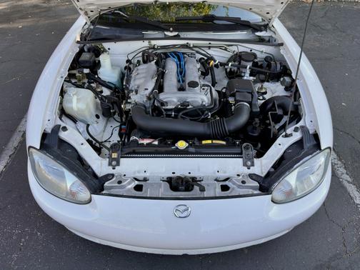 1999 Mazda MX-5 Miata Base