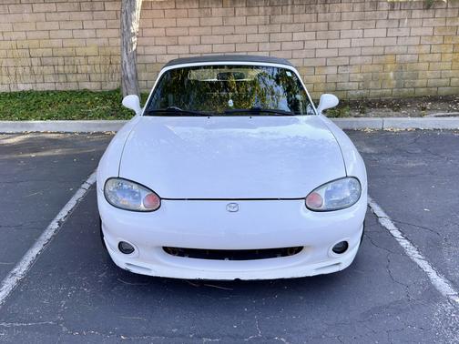 1999 Mazda MX-5 Miata Base