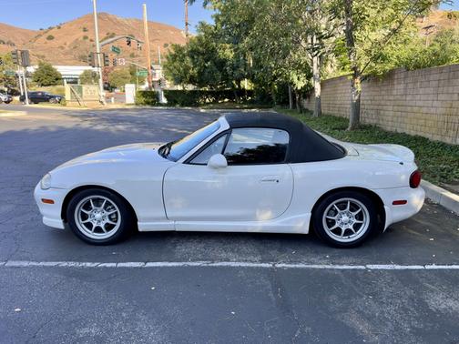 1999 Mazda MX-5 Miata Base
