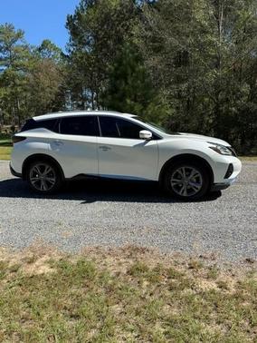 White 2019 Nissan Murano Platinum