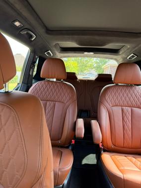 Black 2024 BMW X7 xDrive40i
