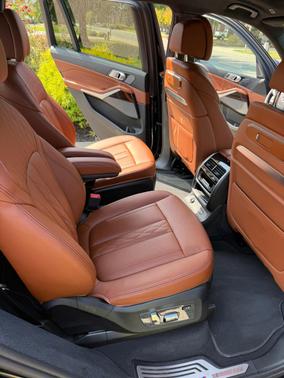 Black 2024 BMW X7 xDrive40i