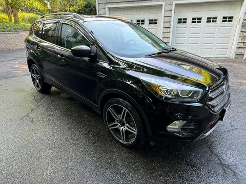 Black 2019 Ford Escape SEL