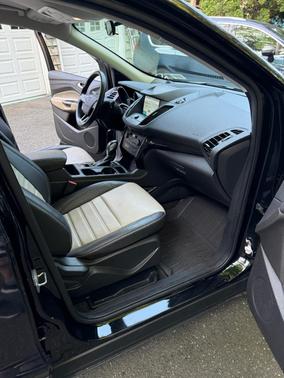 Black 2019 Ford Escape SEL