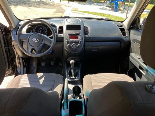 Black 2012 Kia Soul Base