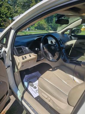 White 2010 Toyota Venza Base
