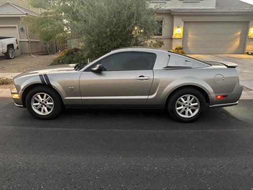 Silver 2009 Ford Mustang Premium