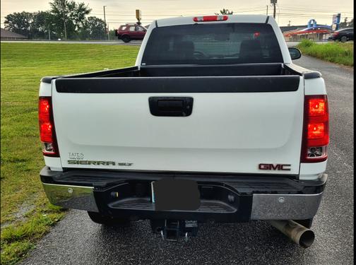 White 2013 GMC Sierra 2500 SLT