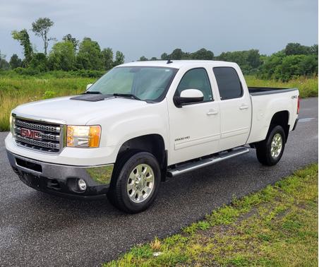 White 2013 GMC Sierra 2500 SLT
