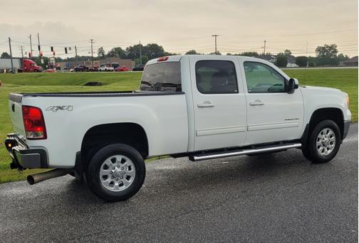 White 2013 GMC Sierra 2500 SLT