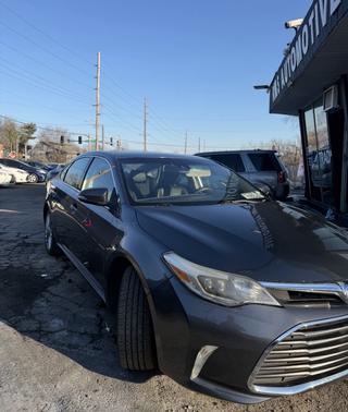 Beige 2018 Toyota Avalon Limited