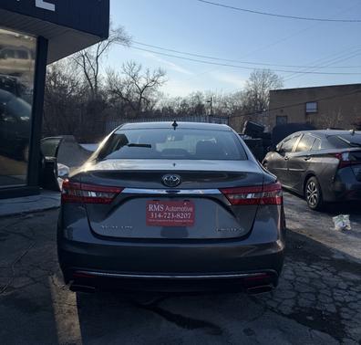 Beige 2018 Toyota Avalon Limited