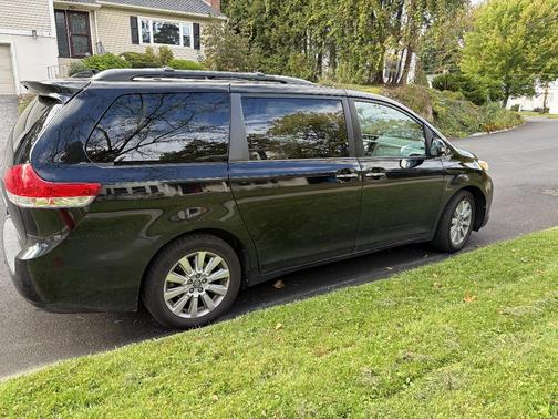 Black 2013 Toyota Sienna Limited