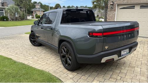 2023 Rivian R1T Adventure Quad-Motor Large Package