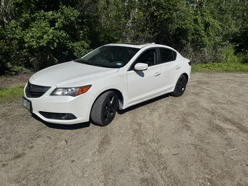 White 2014 Acura ILX 2.4L w/Premium Package