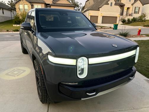2023 Rivian R1T Adventure Quad-Motor Large Package