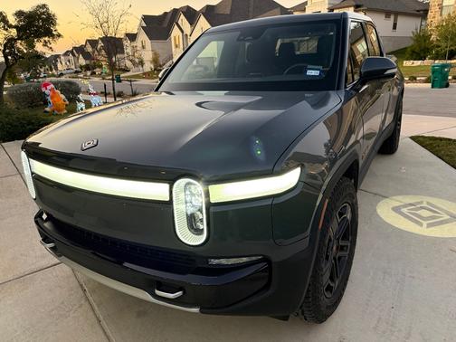2023 Rivian R1T Adventure Quad-Motor Large Package
