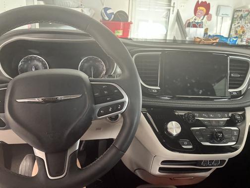Black 2023 Chrysler Pacifica Touring L