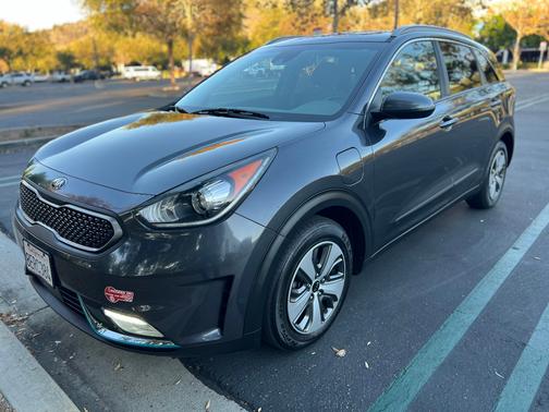 2018 Kia Niro Plug-In Hybrid LX