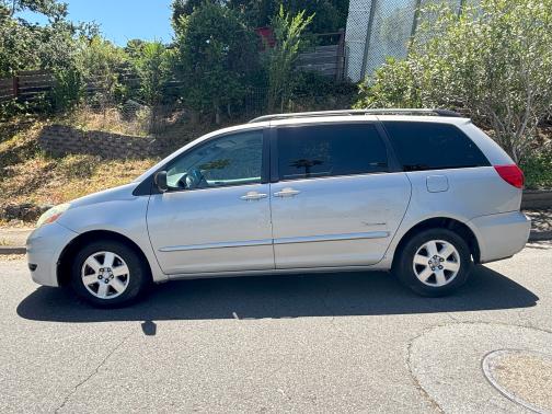 2006 Toyota Sienna LE