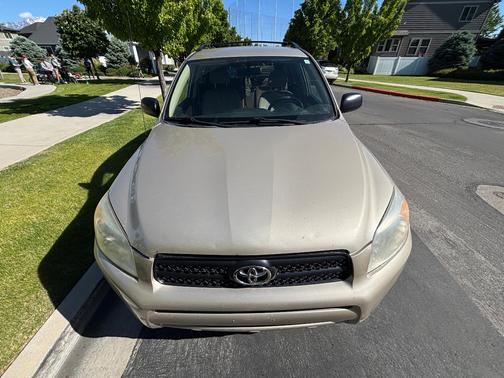Gold 2006 Toyota RAV4 Base