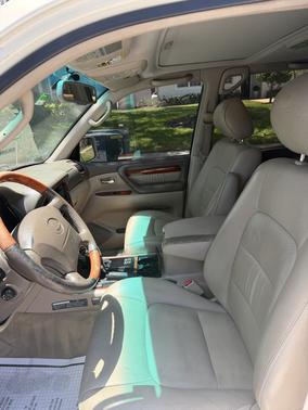 White 2000 Lexus LX 470 Base