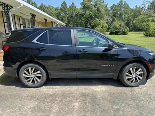 Black 2022 Chevrolet Equinox LT