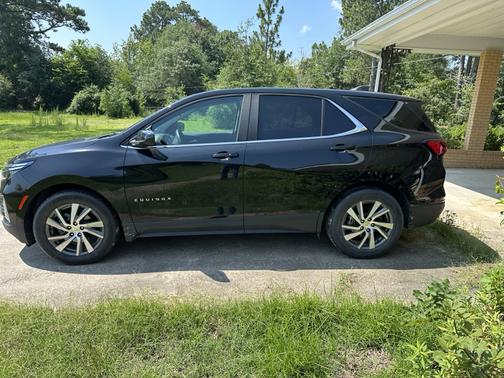 Black 2022 Chevrolet Equinox LT