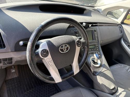 Black 2010 Toyota Prius III