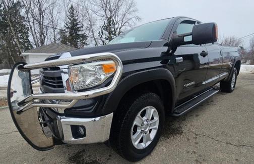 Black 2014 Toyota Tundra SR5