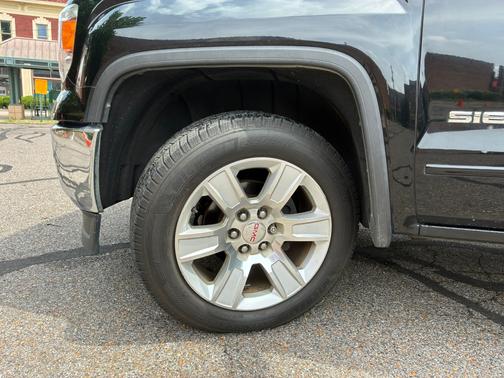 Black 2014 GMC Sierra 1500 SLE