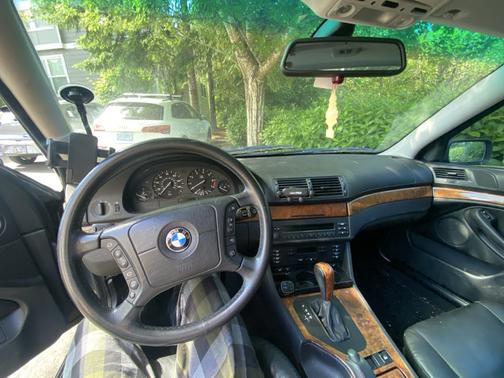 Gray 2001 BMW 530 i