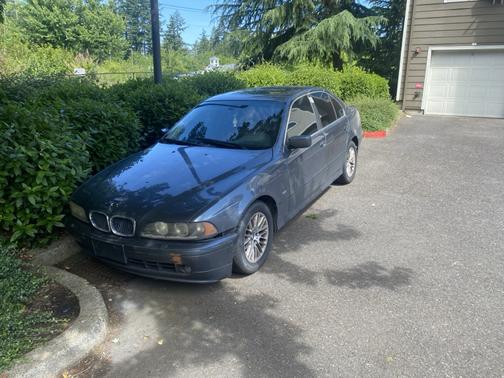 Gray 2001 BMW 530 i