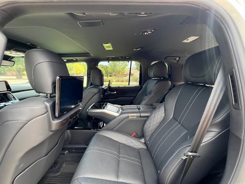 2025 Lexus LX 700h Ultra Luxury