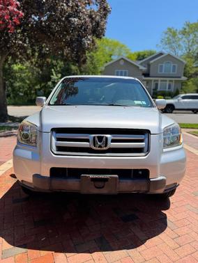 Silver 2008 Honda Pilot VP
