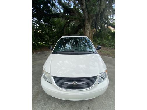 2004 Chrysler Town & Country Touring