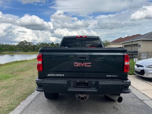 Gray 2018 GMC Sierra 2500 Denali