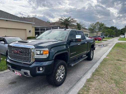 Gray 2018 GMC Sierra 2500 Denali
