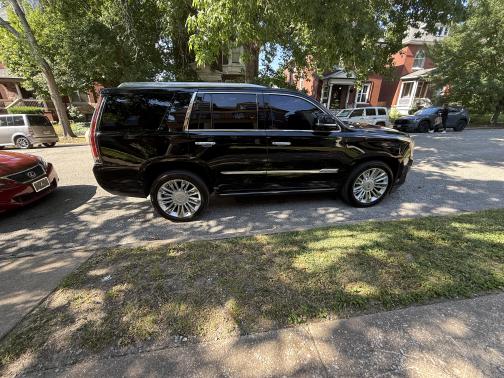 2017 Cadillac Escalade Platinum