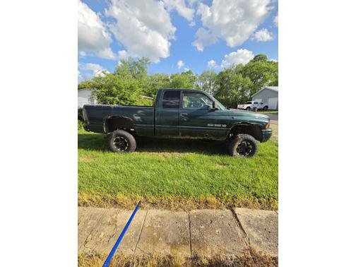 Green 2000 Dodge Ram 1500 Quad Cab