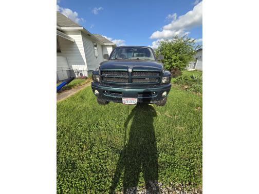 Green 2000 Dodge Ram 1500 Quad Cab